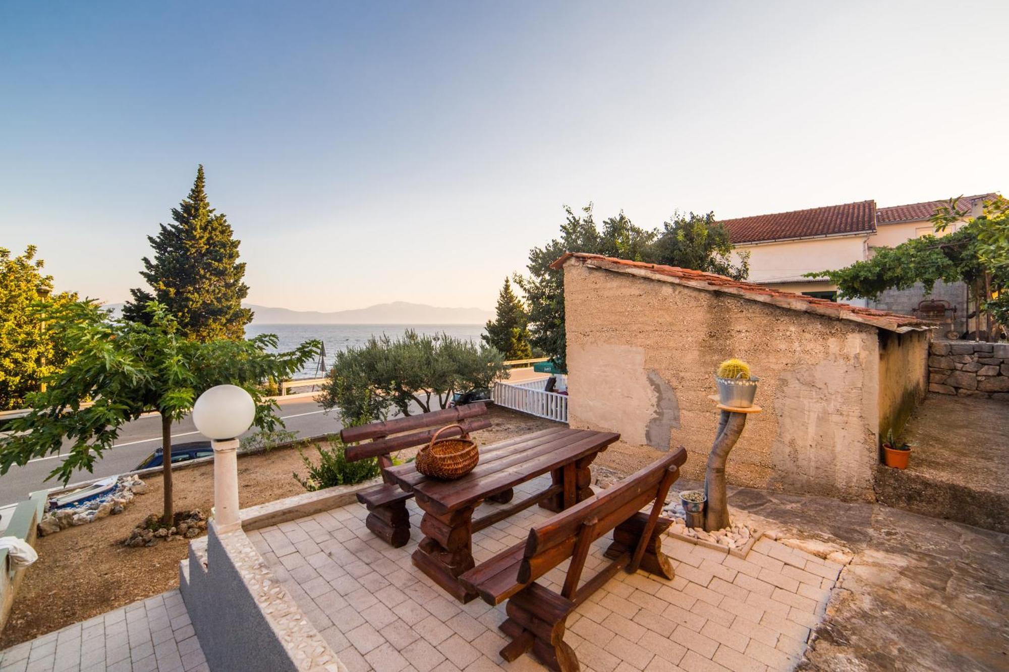 Apartment Mande Брист Екстер'єр фото