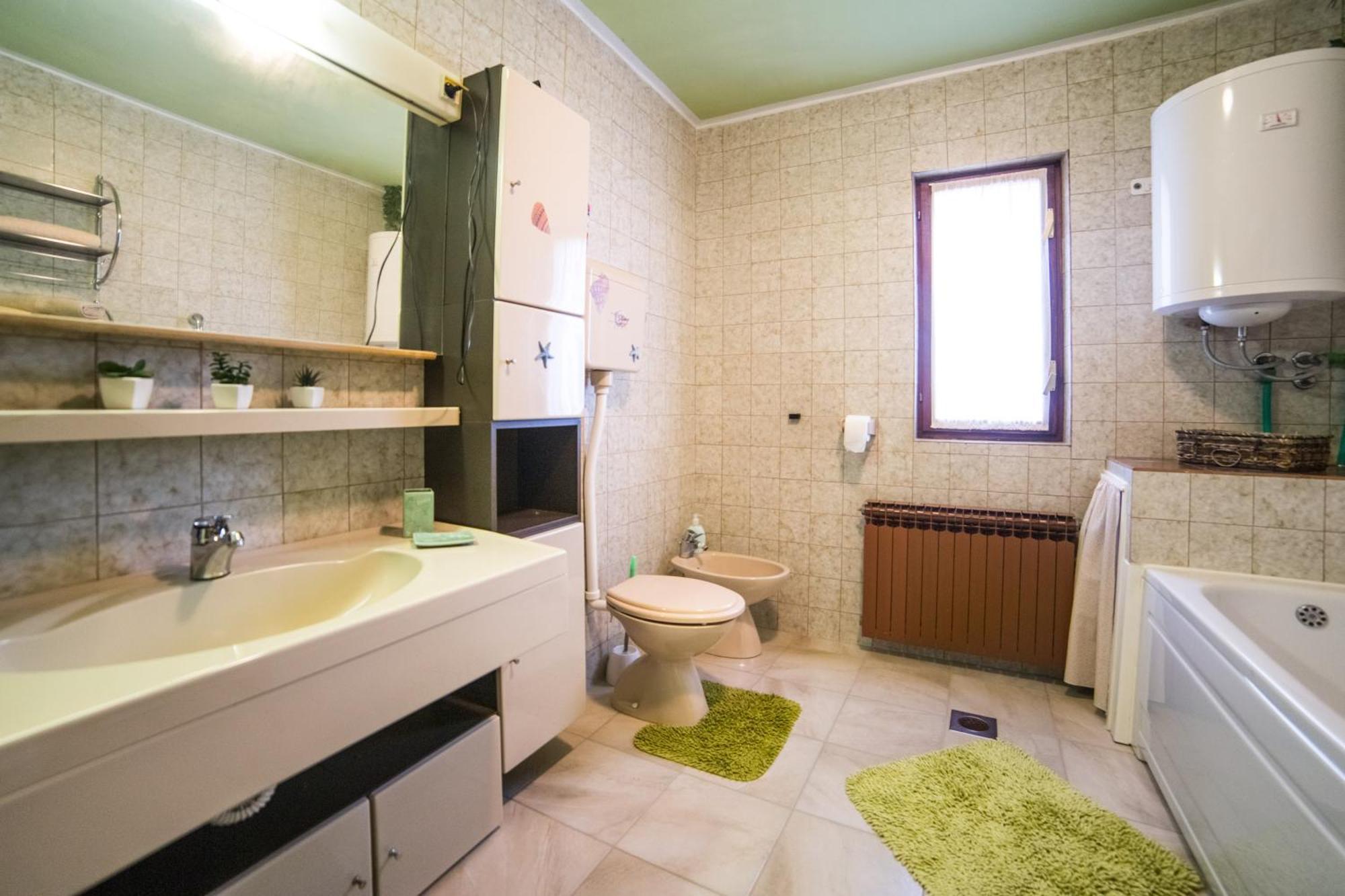 Apartment Mande Брист Екстер'єр фото