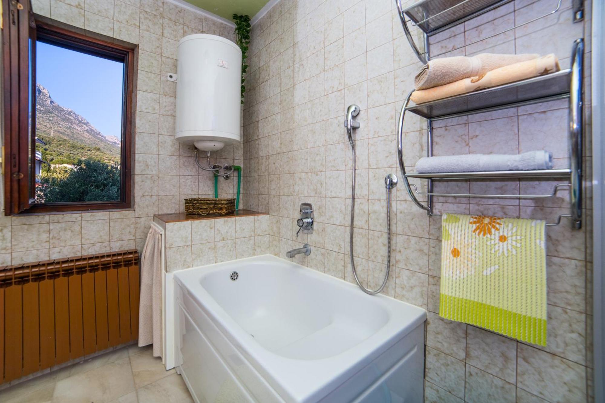 Apartment Mande Брист Екстер'єр фото