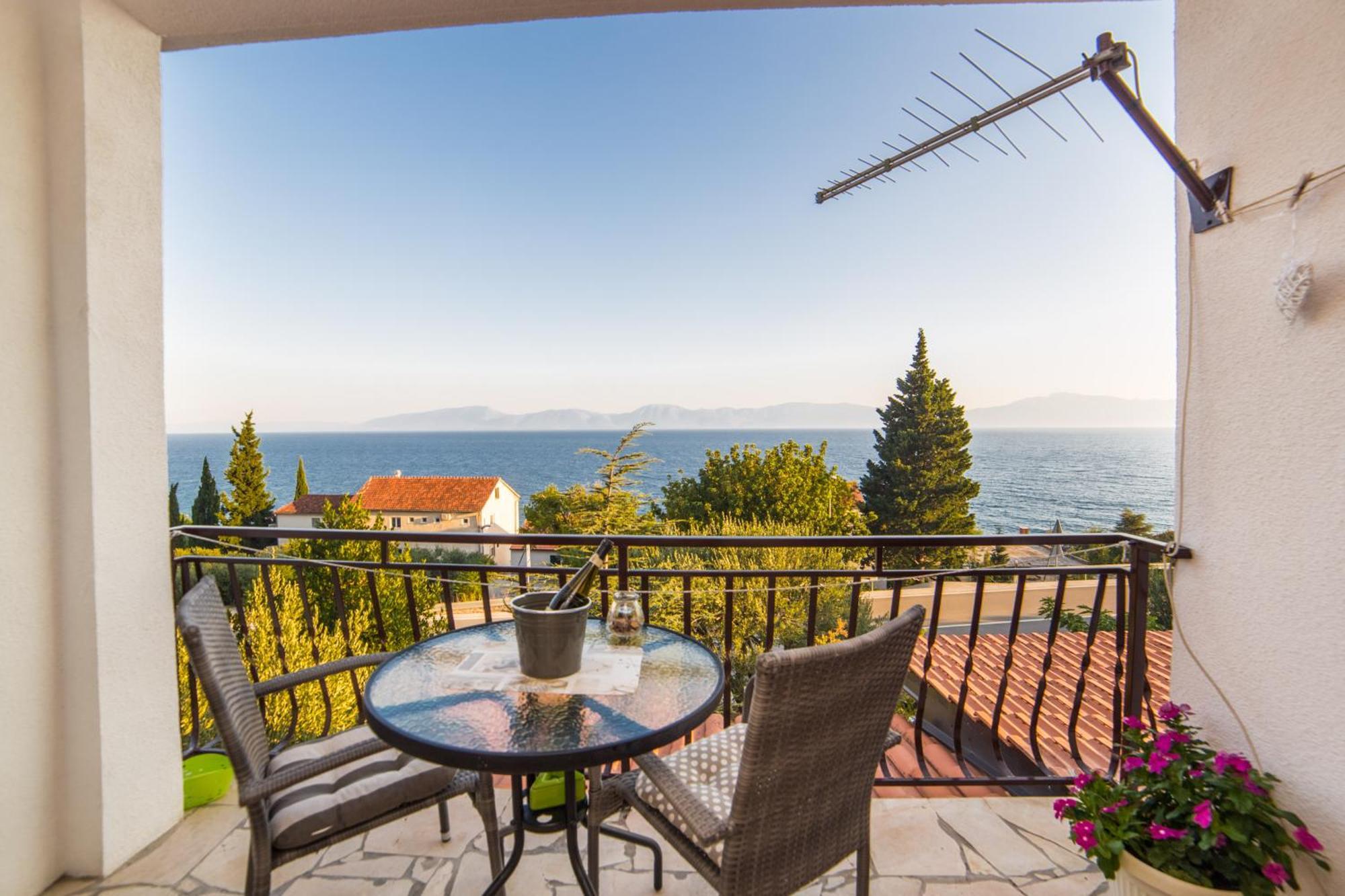 Apartment Mande Брист Екстер'єр фото