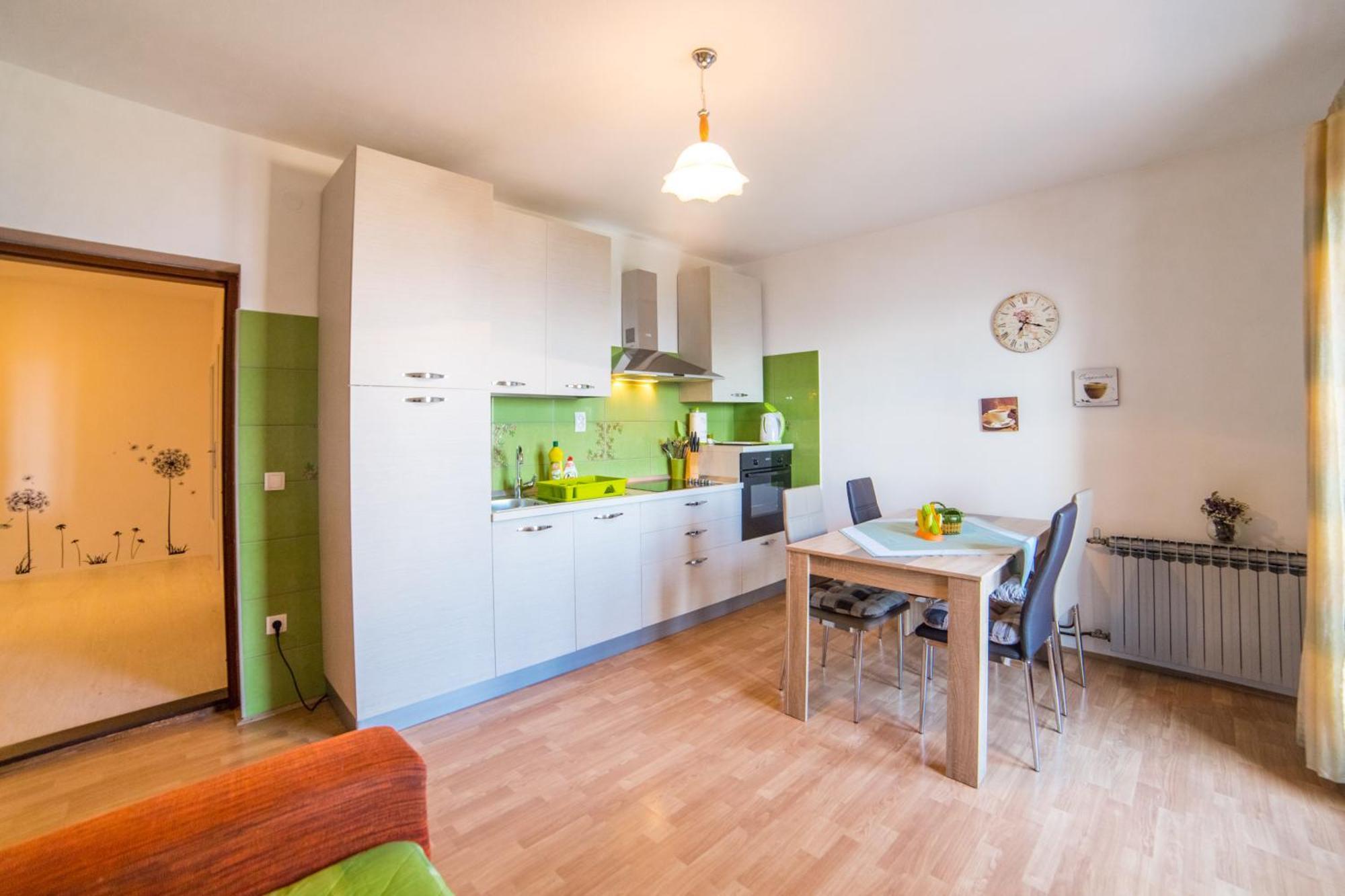 Apartment Mande Брист Екстер'єр фото
