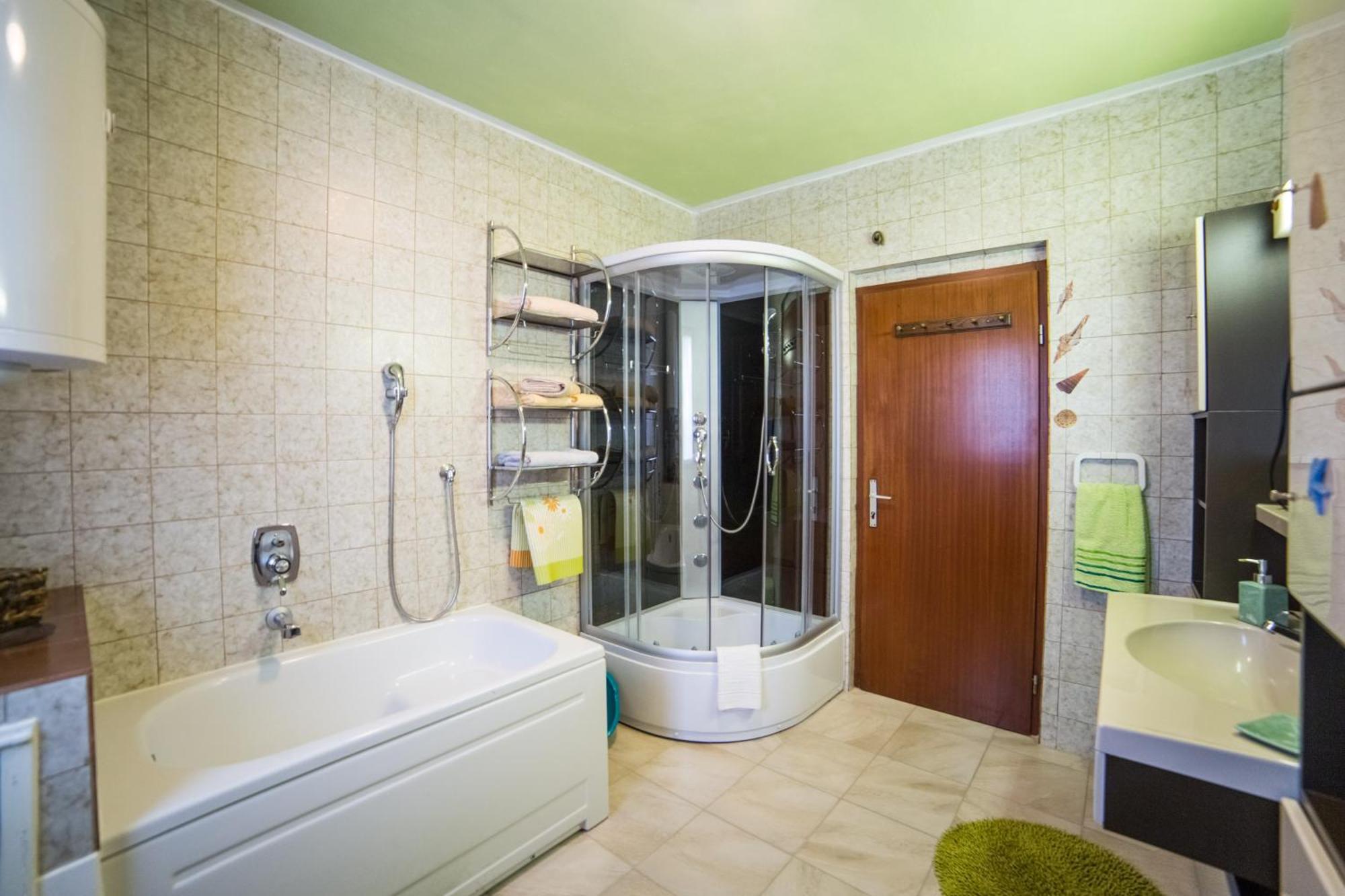 Apartment Mande Брист Екстер'єр фото